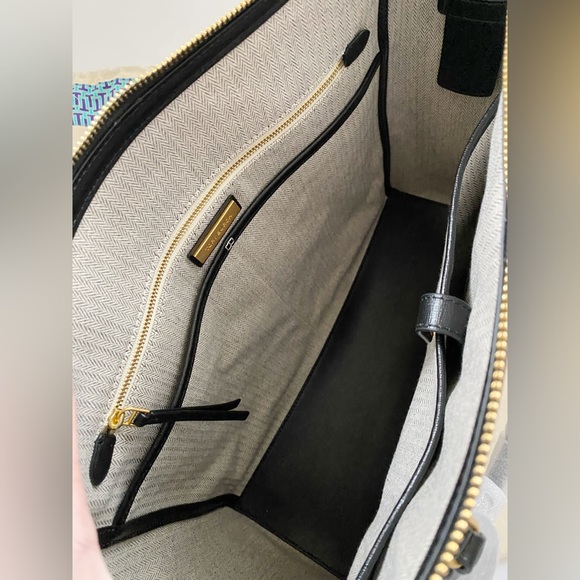 BRAND NEW Tory Burch Robinson Tote - Picture 8 of 16